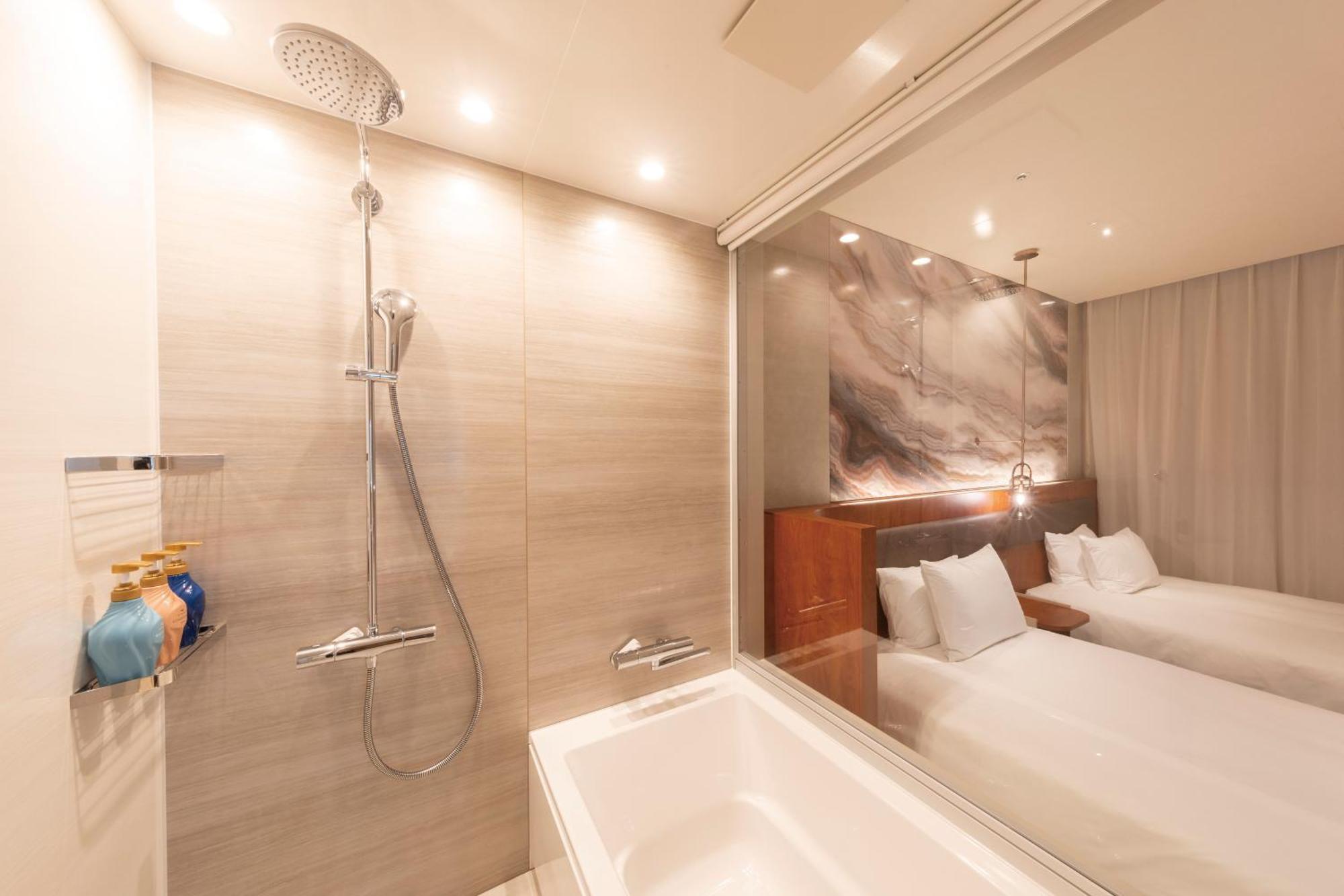 Hotel Springs Makuhari Premier Chiba Esterno foto