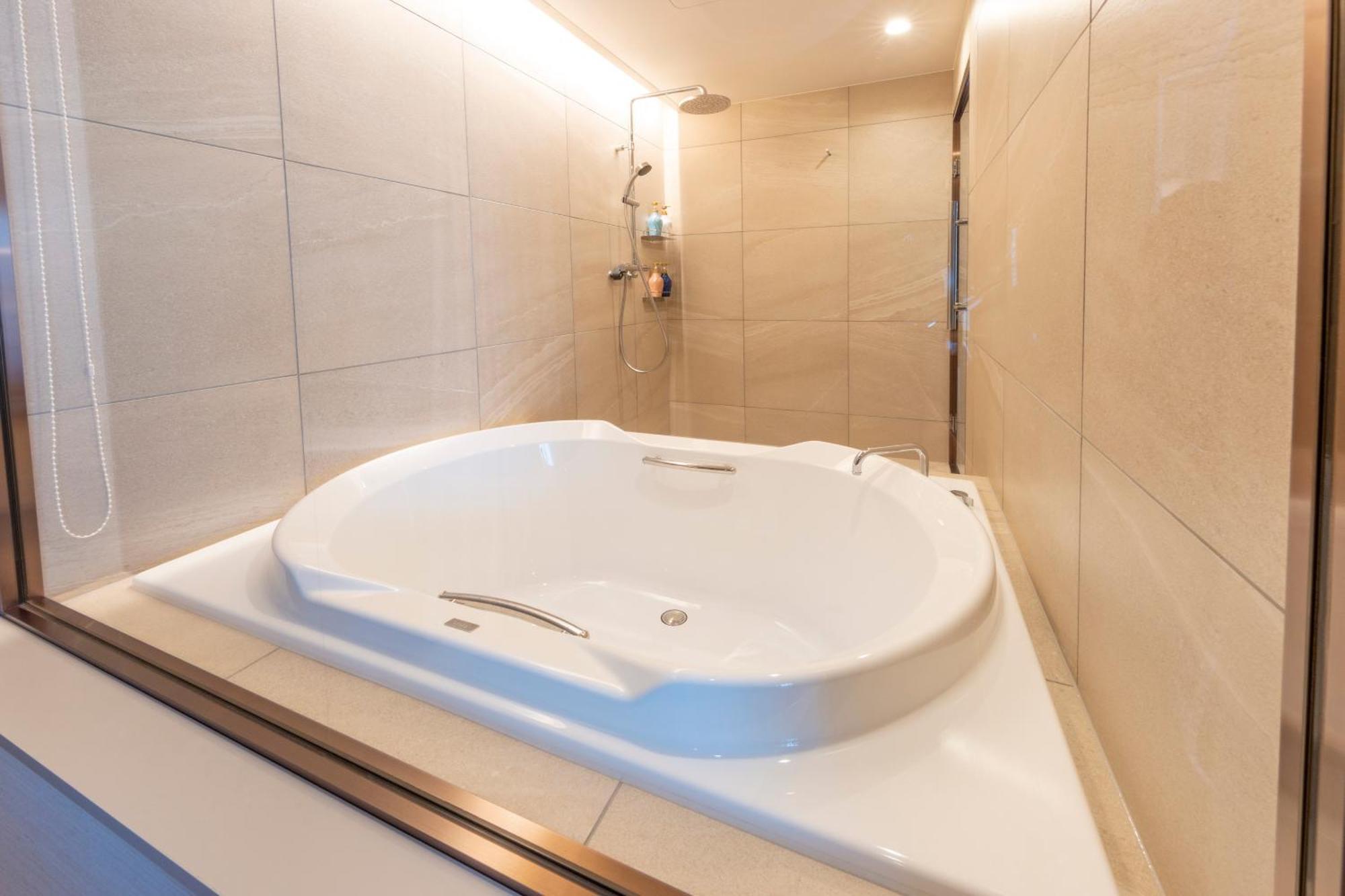 Hotel Springs Makuhari Premier Chiba Esterno foto
